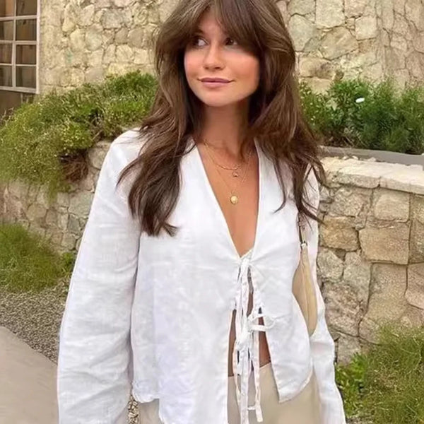 Camisa Feminina Elegante com Laço e Manga Flare