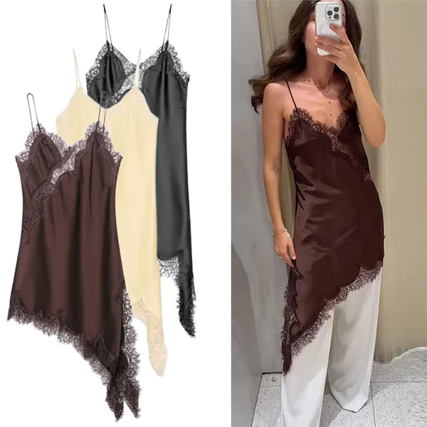 Vestido Curto de Cetim com Renda Assimétrica